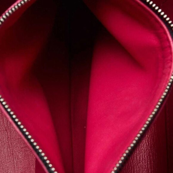 Louis Vuitton Cobalt Taurillon Leather Capucines MM Bag - Picture 9 of 12